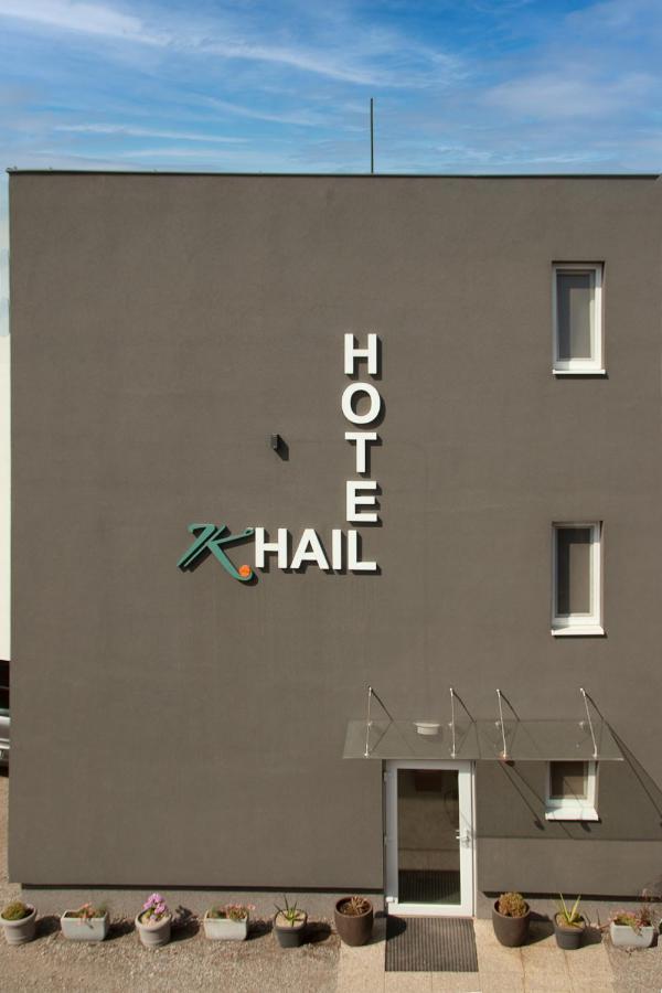 Hotel Khail Maria Lanzendorf Bagian luar foto